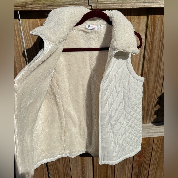 Denim&Co Cream Quilted Vest with Plush Collar - Picture 3 of 4